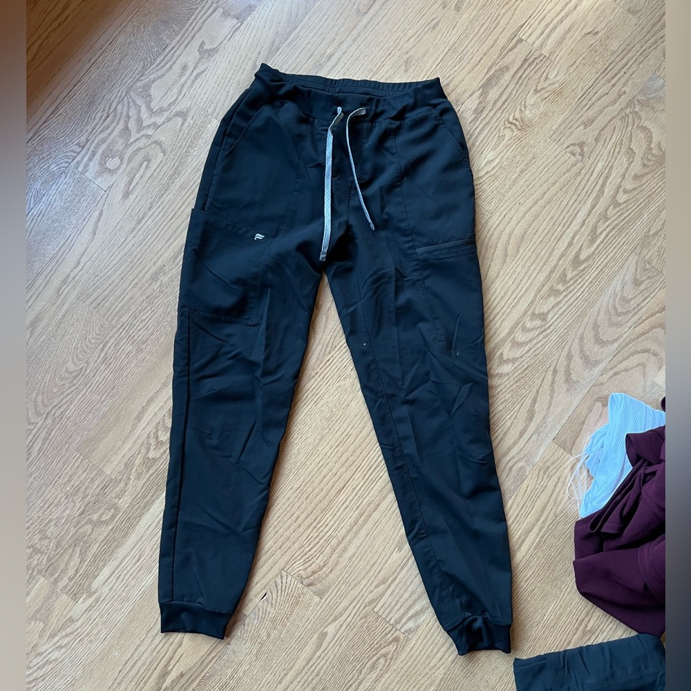 Fabletics jogger scrubs